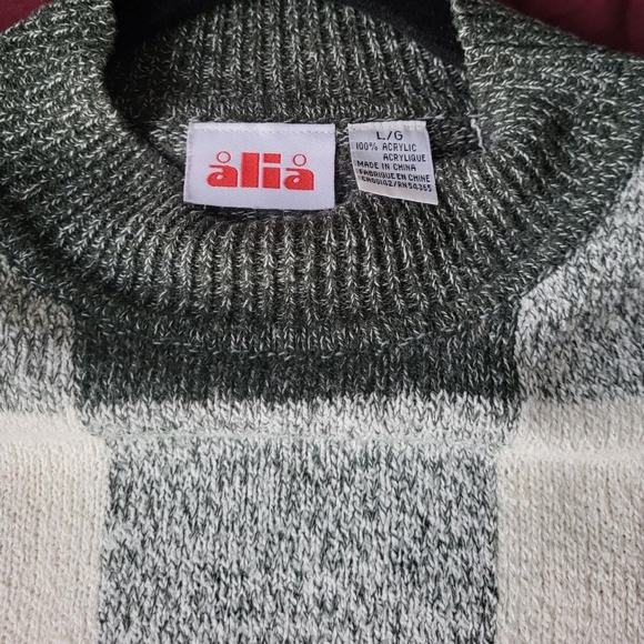 Vintage Green and White Plaid Knit Sweater - Picture 5 of 6